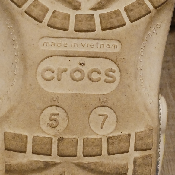 CROCS TYE DYED Sz 7 - Picture 10 of 12